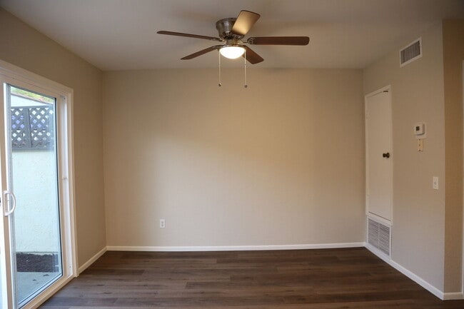 Building Photo - 204 San Luis Rey Dr