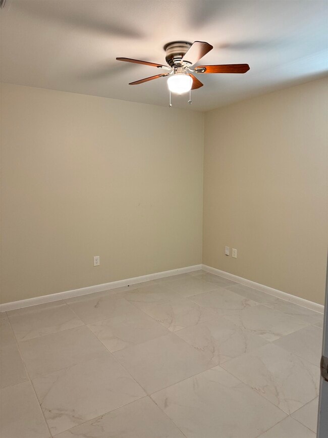 Building Photo - 1413 El CAPORAL DR.