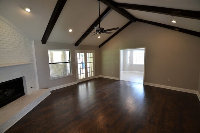 Building Photo - Newly renovated home in Beau Village Subdivision in Denham Springs near I-12