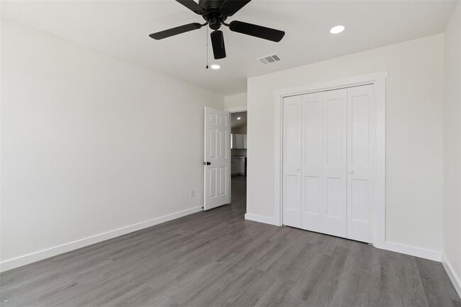 Building Photo - 1087 Schubert Ln