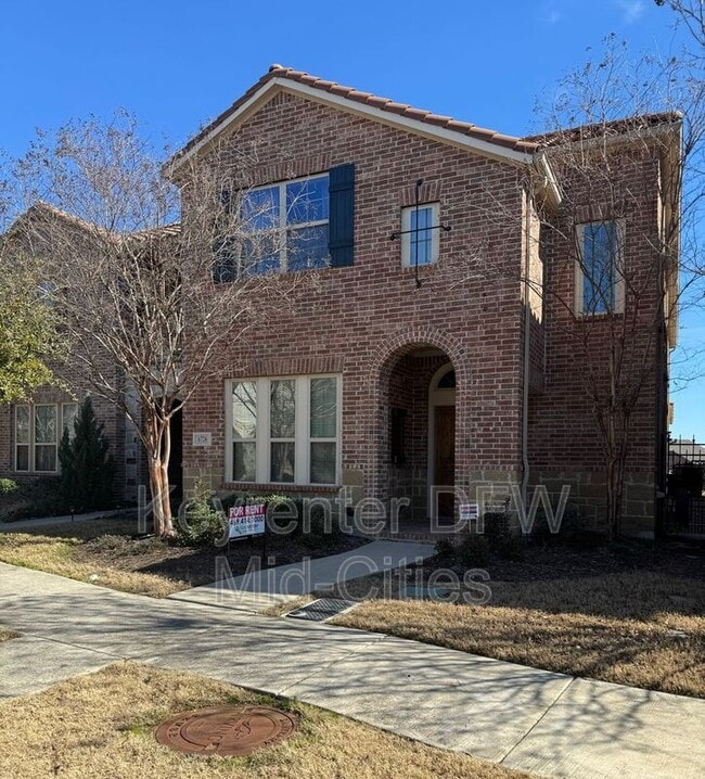 Building Photo - 6726 DeLeon St