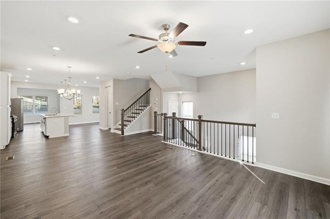 Building Photo - 318 Commons Ave