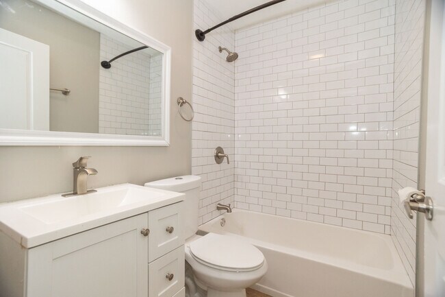 Building Photo - 382 Chappel Ave