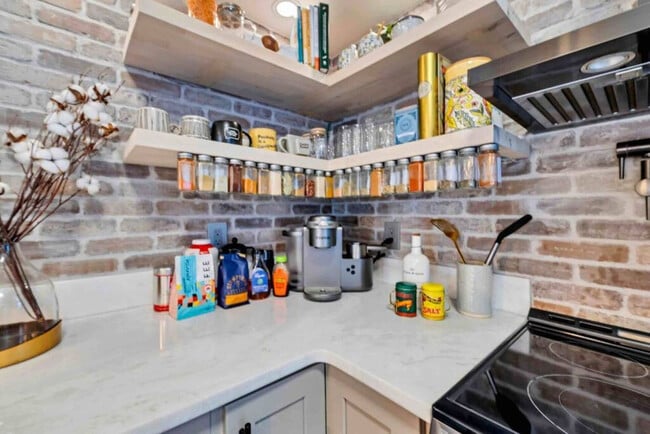 Building Photo - 317 Bream Ave