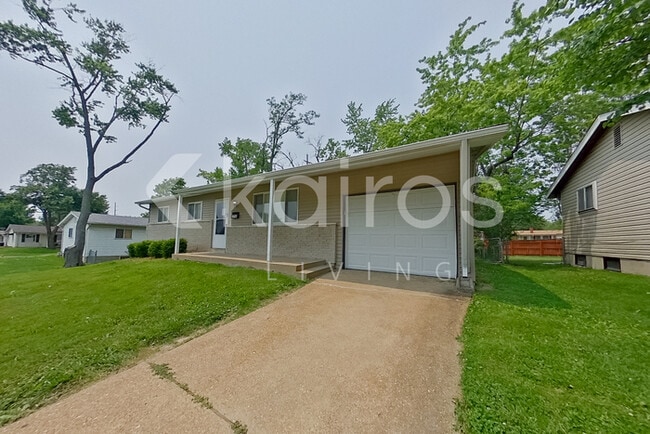Building Photo - 2715 Benne Dr