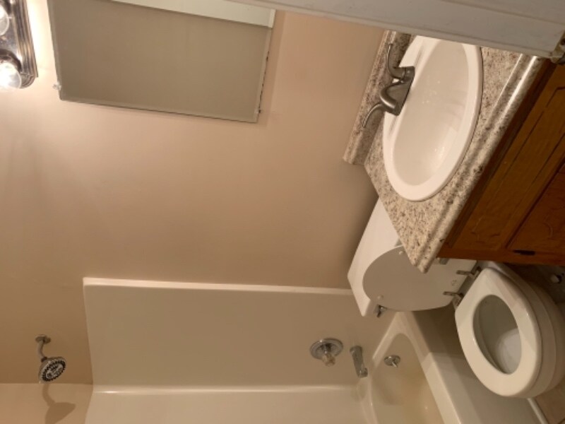 Building Photo - 420 Oscar St