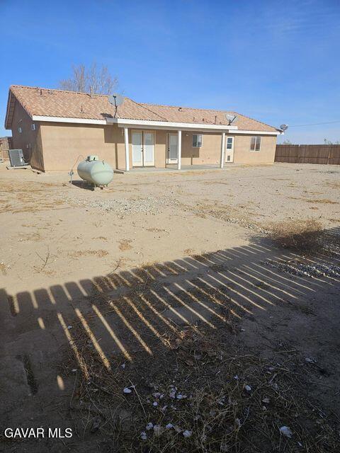 Building Photo - 10648 Peach Ave
