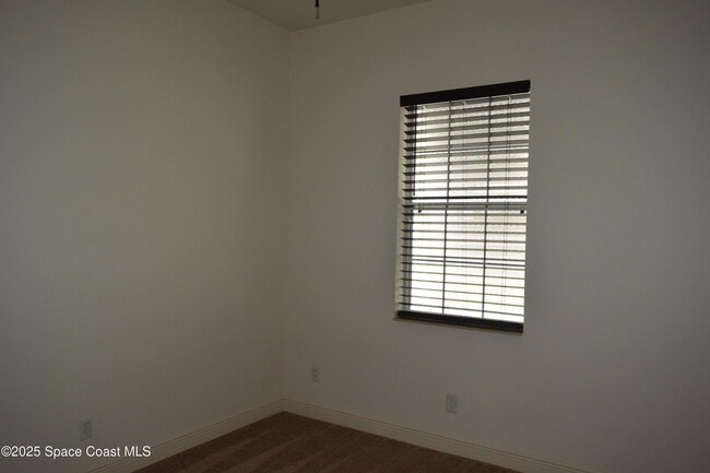 Building Photo - 1170 Eleuthera Dr NE