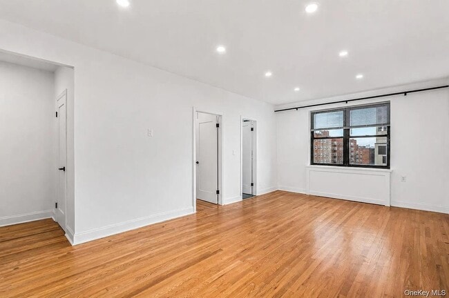 Building Photo - 98-76 Queens Blvd