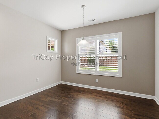 Building Photo - 8029 Crookneck Dr