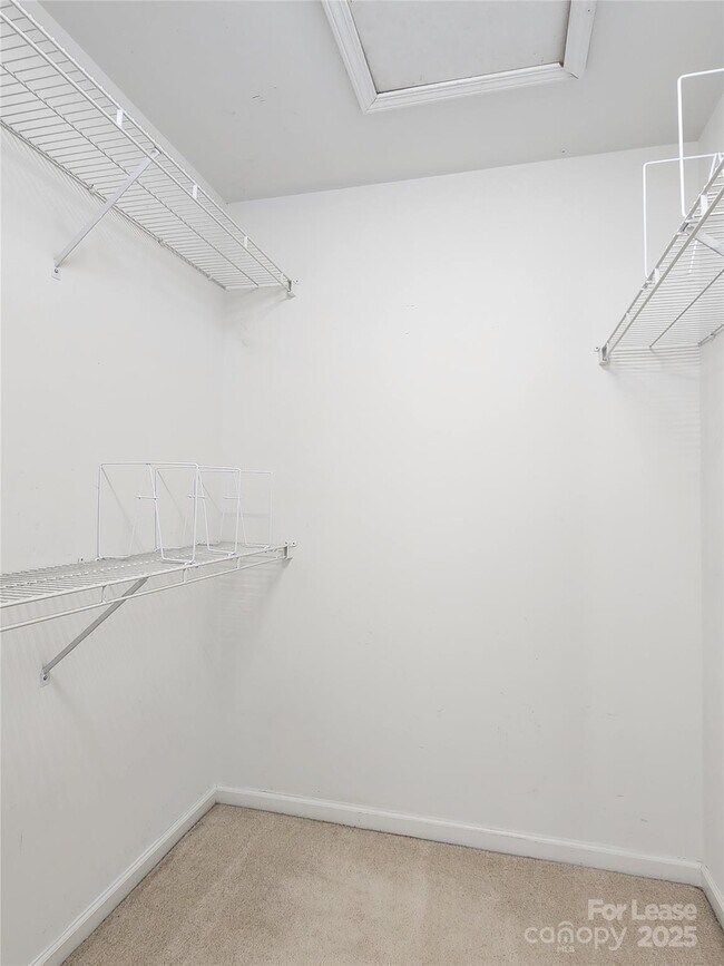 Building Photo - 7533 Lady Bank Dr