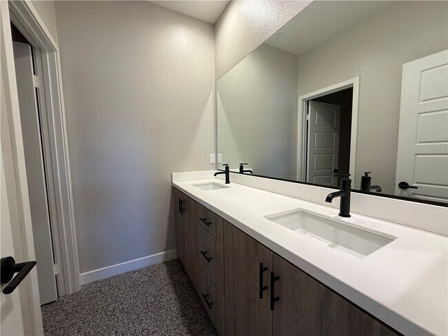 Building Photo - 4252 E Sage Paseo