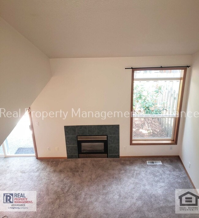Building Photo - 470 SW 150th Ave