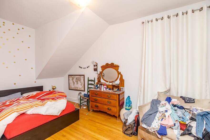 Building Photo - 3311 N Hoyne Ave