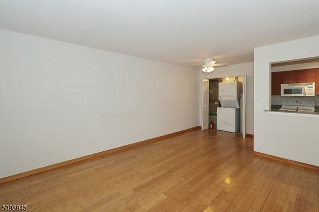 Building Photo - 21 Parkside Rd