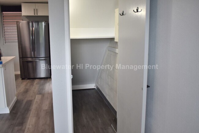 Building Photo - Upgraded 2/1/1 Hale Anaole Apts (Kaneohe) w/ utl. incl.