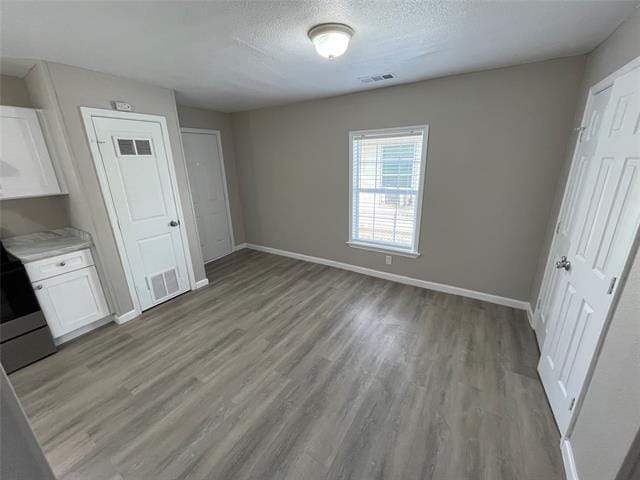 Building Photo - 7642 Maxwell Ave