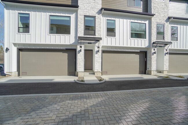 Building Photo - 4626 N Iota Ln