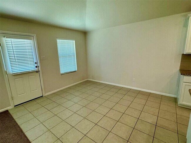 Building Photo - 6122 Heron Dr