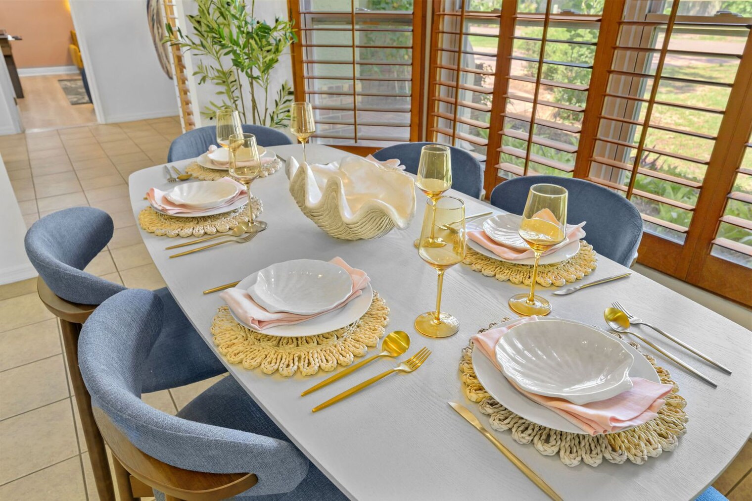 Building Photo - 9800 E Bay St