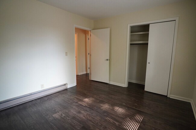Building Photo - 2601 Hillsboro Pike
