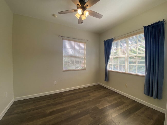 Building Photo - 8203 NW 128th Ln