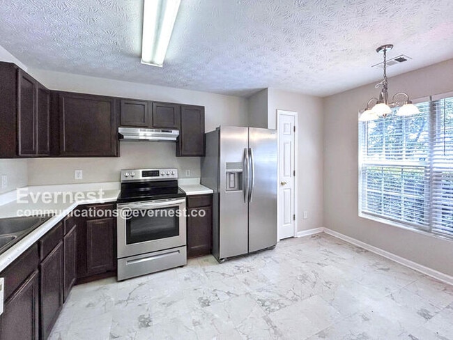 Building Photo - 5589 Strathmoor Manor Cir