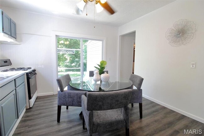 Building Photo - 413 N Center St