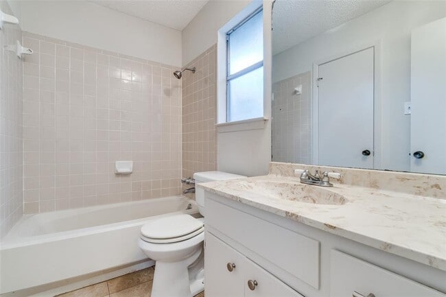 Building Photo - 12304 Bent Cedar Cove