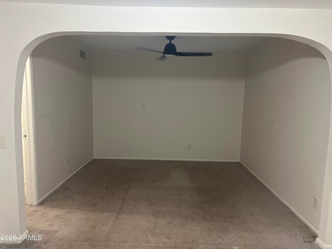 Building Photo - 4525 E Alta Vista Rd