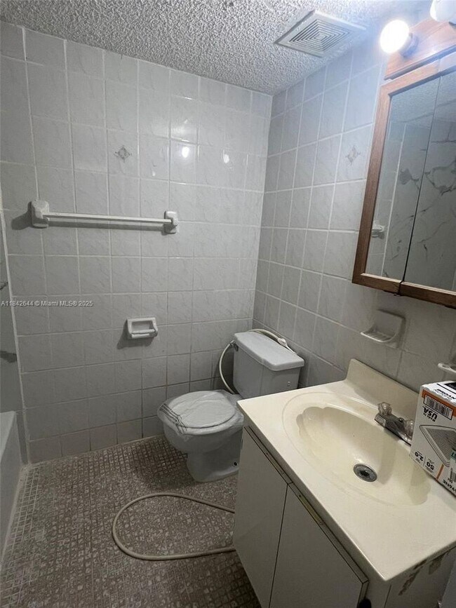 Building Photo - 15022 SW 80th Terrace