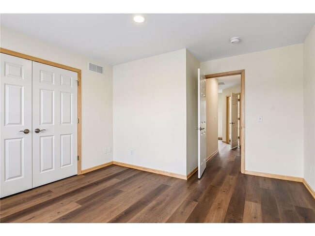 Building Photo - 2121 Village Trail