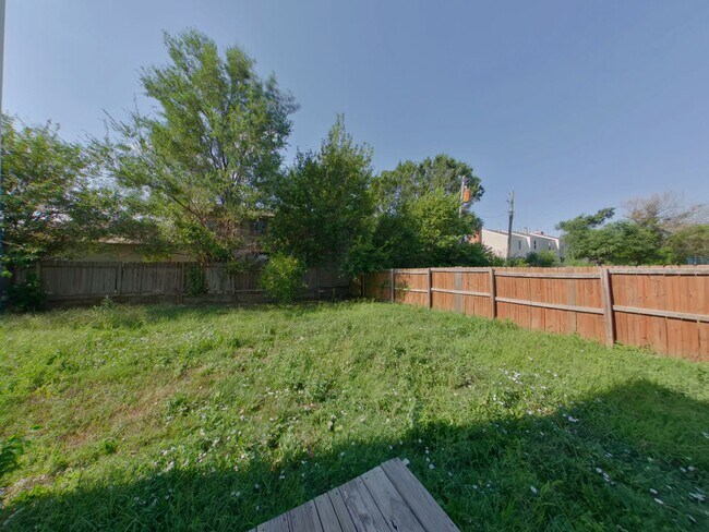 Building Photo - 1647 S Beech St