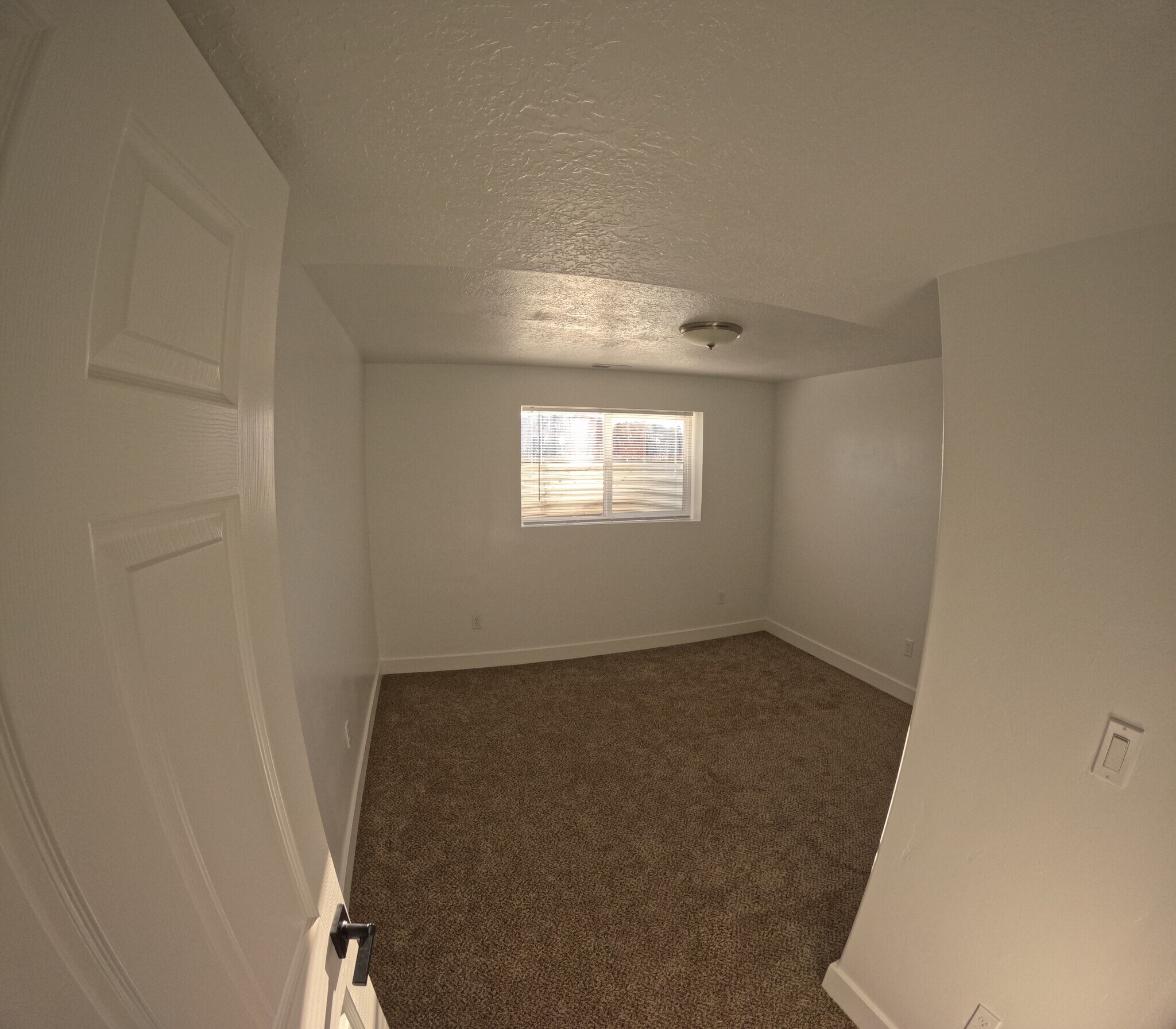 Building Photo - 2906 S 1550 W