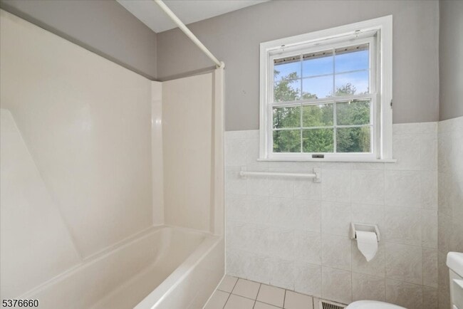 Building Photo - 119 Braidburn Rd