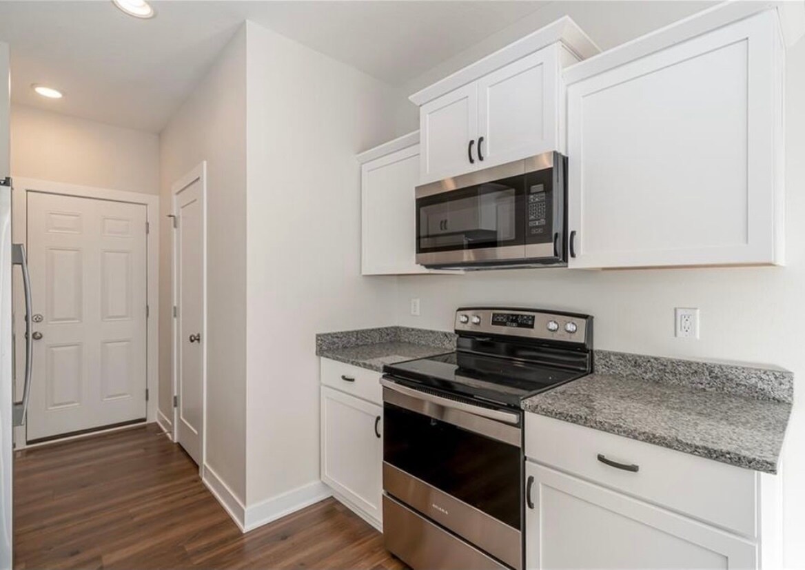 Building Photo - 9614 Turnpoint Dr