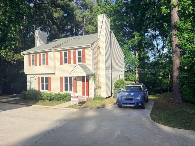 Building Photo - 2922 Glenridge Dr
