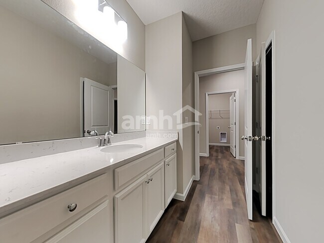 Building Photo - 120 Hemlock Point