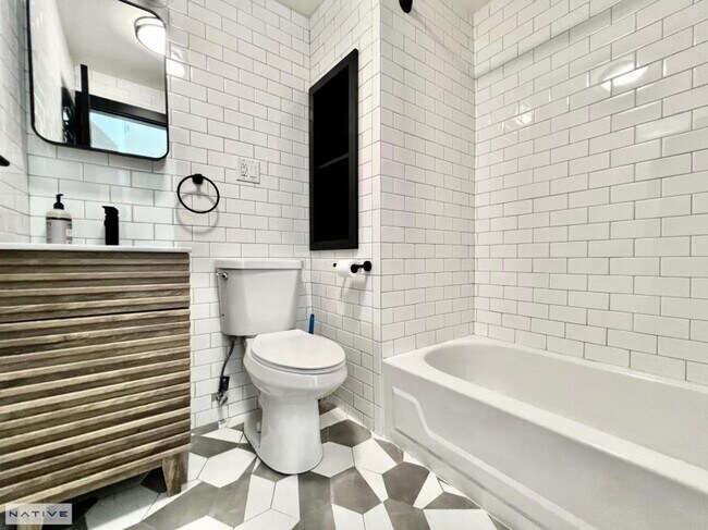 Building Photo - 3 bedroom in BROOKLYN NY 11220