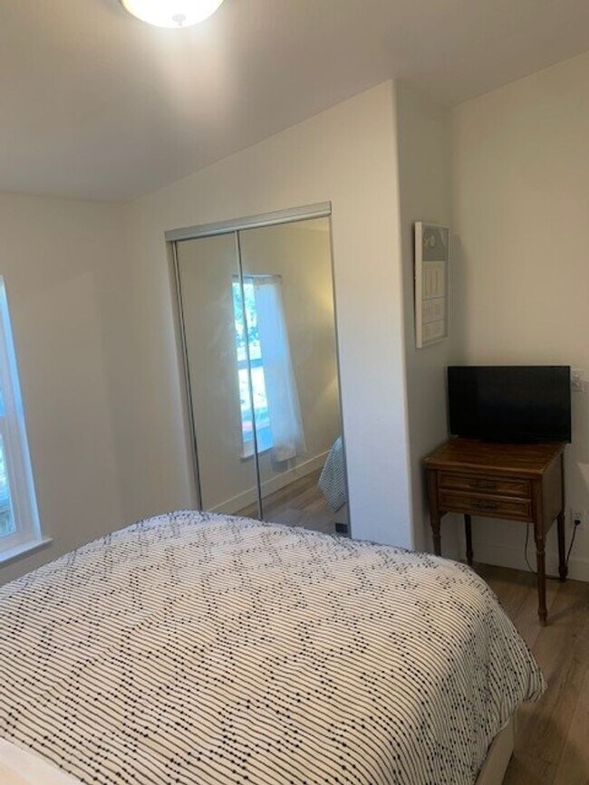 Building Photo - 16378 Arnold Ave