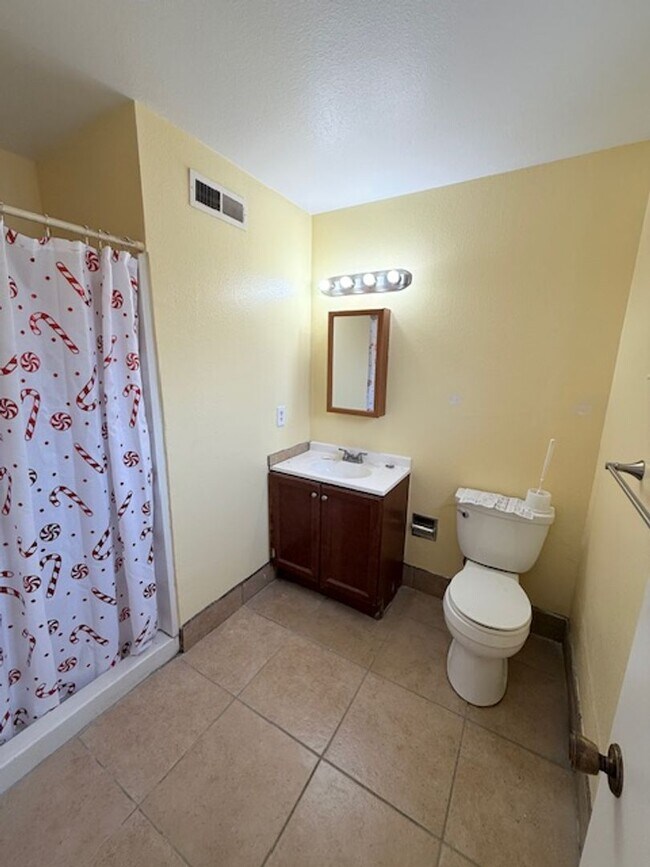 Building Photo - Coming Soon ! 3 Bedroom 2 Bath 1 Car Garag...
