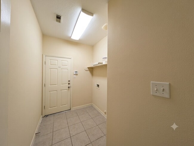 Building Photo - 21530 Falvel Lake Dr
