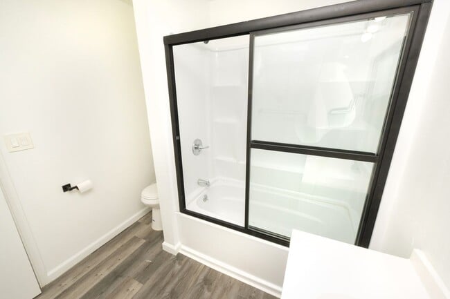 Building Photo - Ready for showing on 6-25-25    3BR/1BA - ...