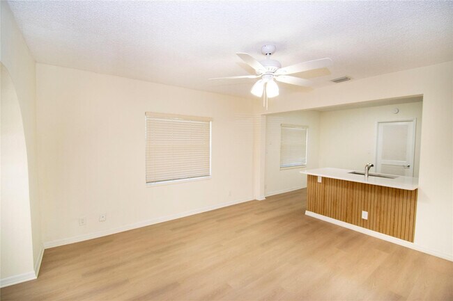 Building Photo - 2547 Roosevelt St