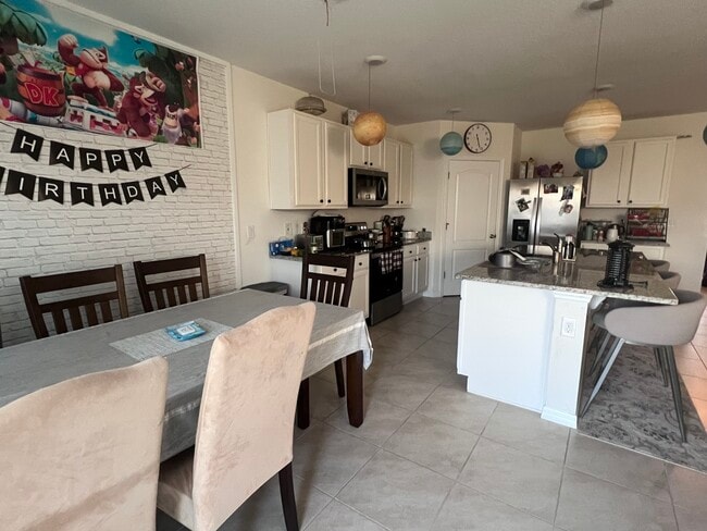 Building Photo - 5358 Douglas Fir Dr