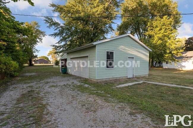 Building Photo - 106 Perry St
