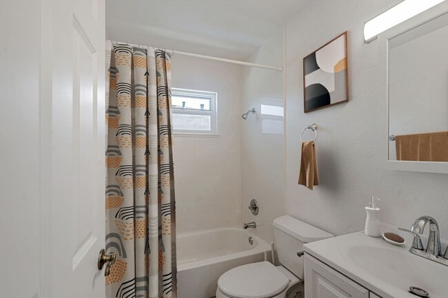 Building Photo - 34818 Starling Dr