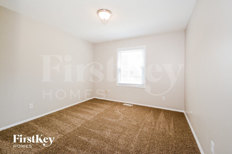 Building Photo - 1731 Wishingwell Dr