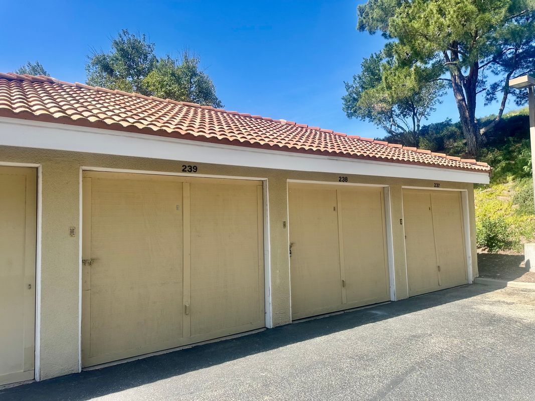 Building Photo - 2731 Erringer Rd