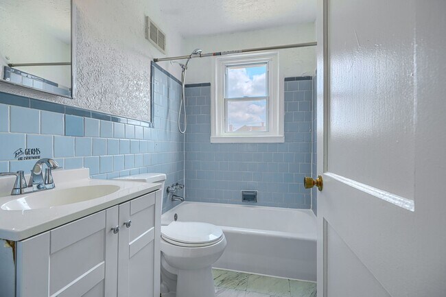 Building Photo - 2230 Coralthorn Rd